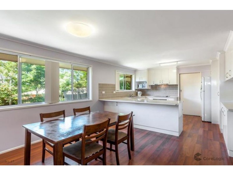 32 Debra Street, Centenary Heights QLD 4350