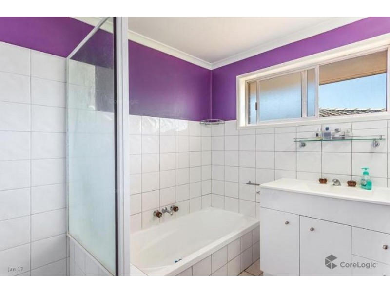 32 Debra Street, Centenary Heights QLD 4350