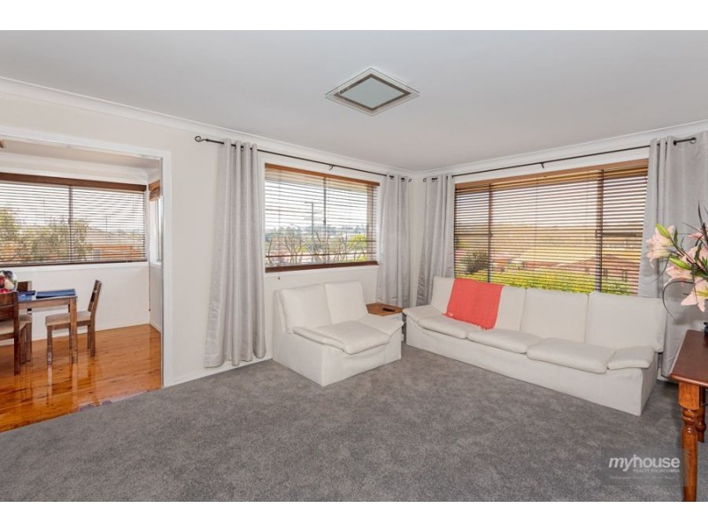 15 Skehan Street, Centenary Heights QLD 4350