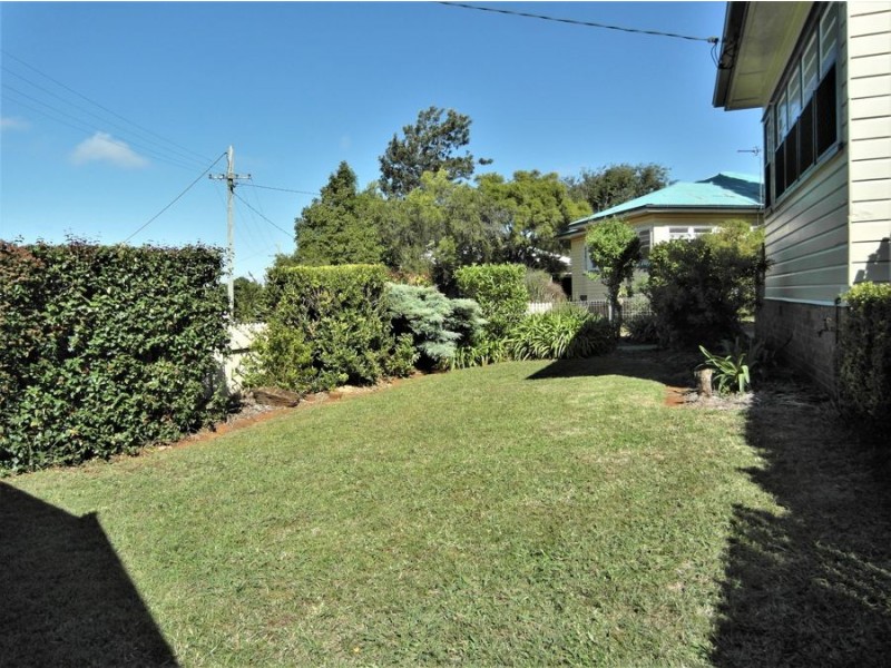 3 Ford Street, Rockville QLD 4350