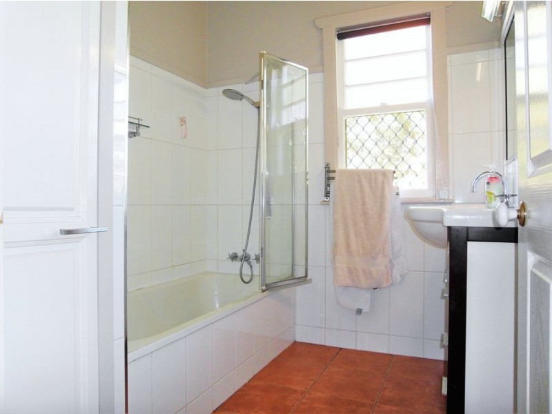 3 Ford Street, Rockville QLD 4350