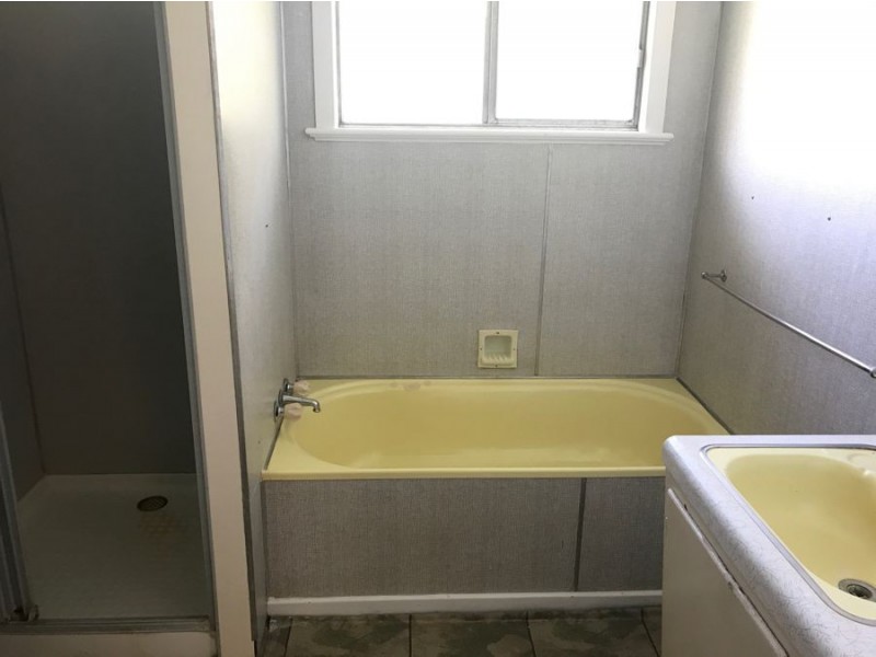 4 Erbacher Street, Centenary Heights QLD 4350