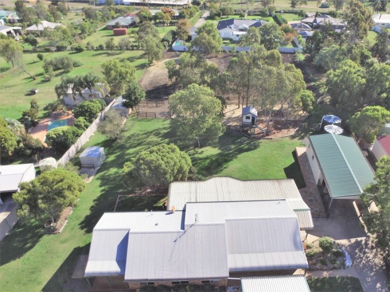 7 Pizzoni Road, Glenvale QLD 4350