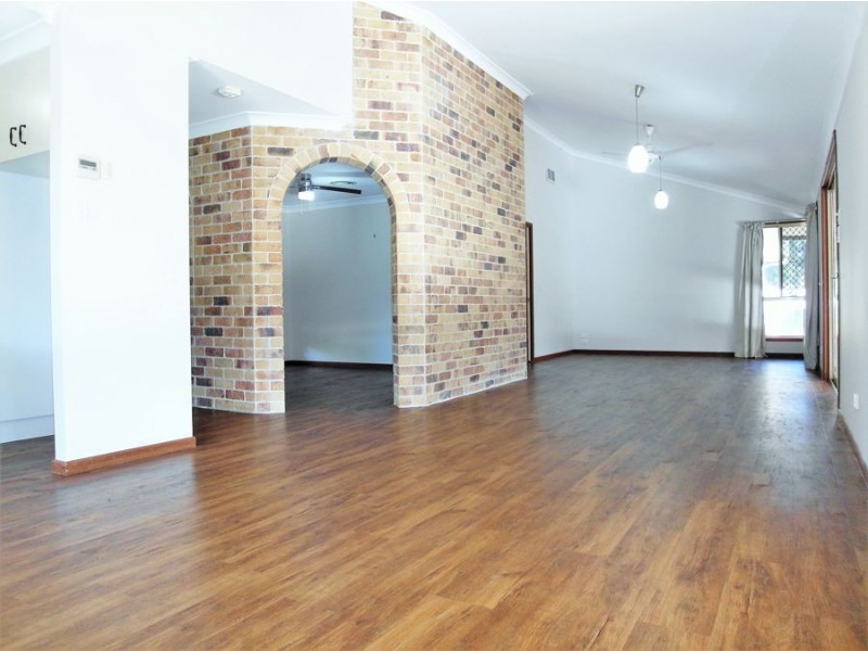 7 Pizzoni Road, Glenvale QLD 4350