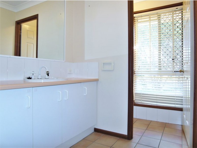 7 Pizzoni Road, Glenvale QLD 4350