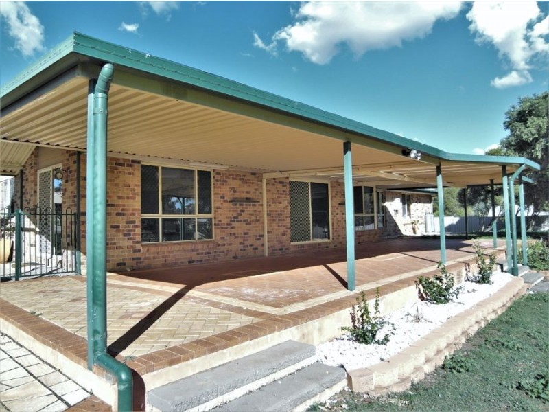 7 Pizzoni Road, Glenvale QLD 4350