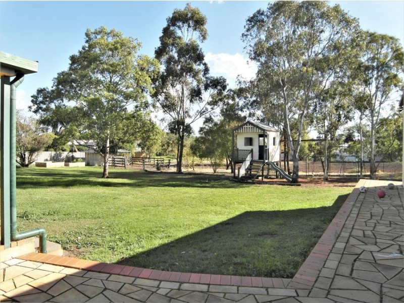 7 Pizzoni Road, Glenvale QLD 4350