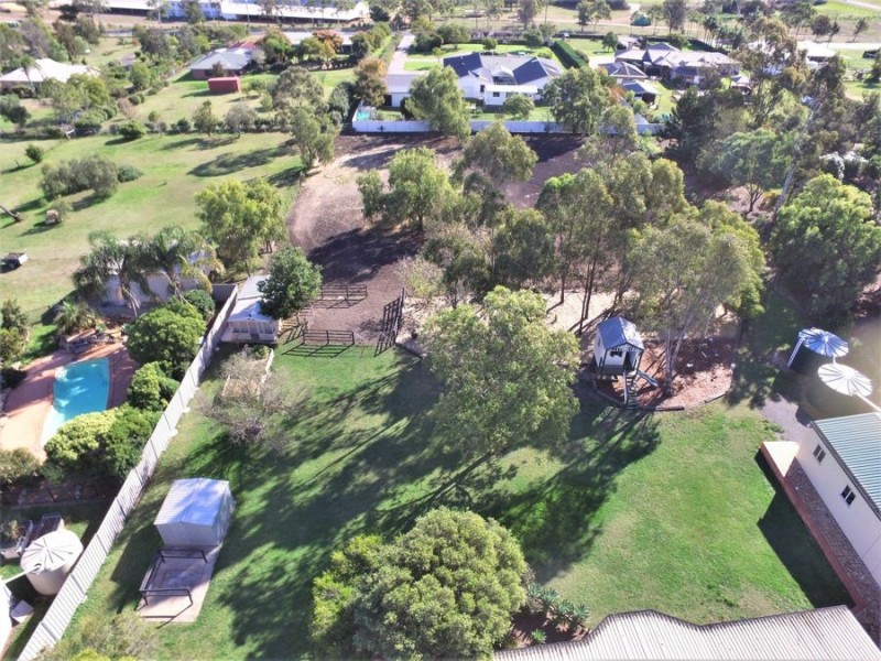 7 Pizzoni Road, Glenvale QLD 4350