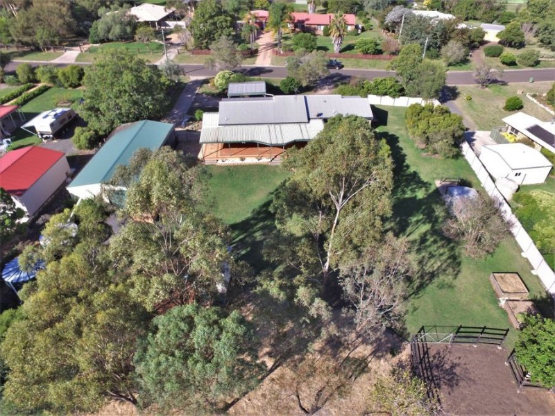 7 Pizzoni Road, Glenvale QLD 4350