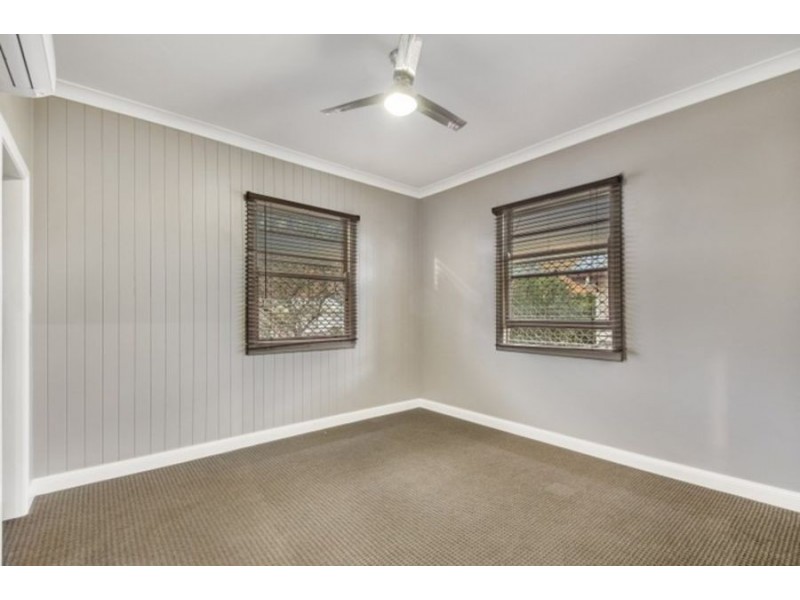 26 Monash Street, Newtown QLD 4350