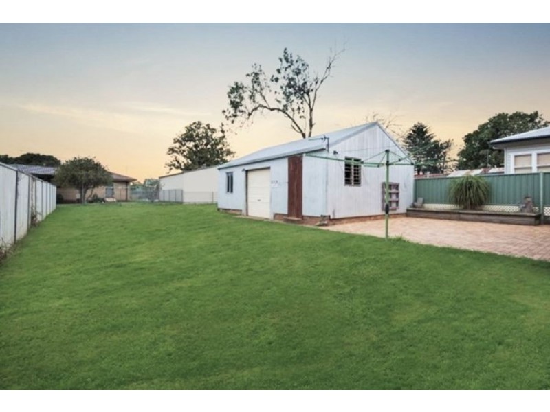 26 Monash Street, Newtown QLD 4350