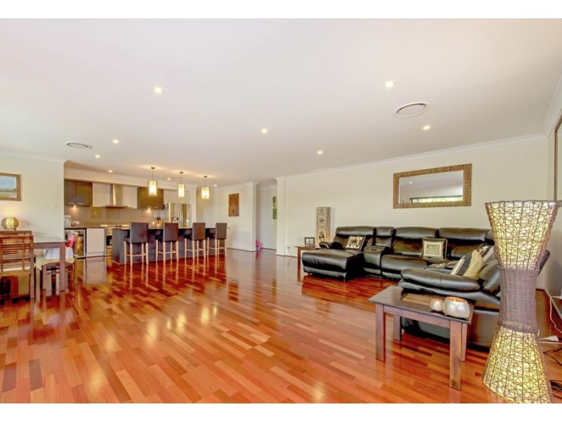 27 Trevean Drive, Kleinton QLD 4352