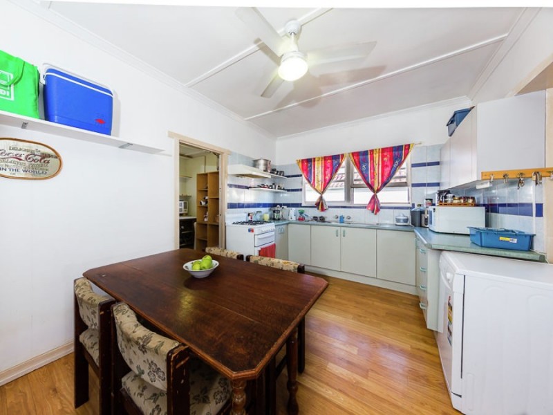 3 Derwak Street, Harristown QLD 4350