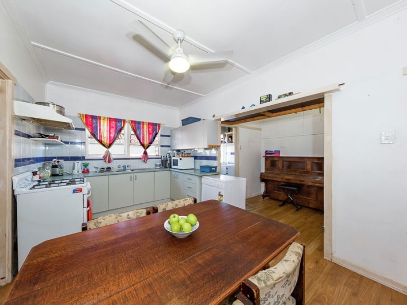 3 Derwak Street, Harristown QLD 4350