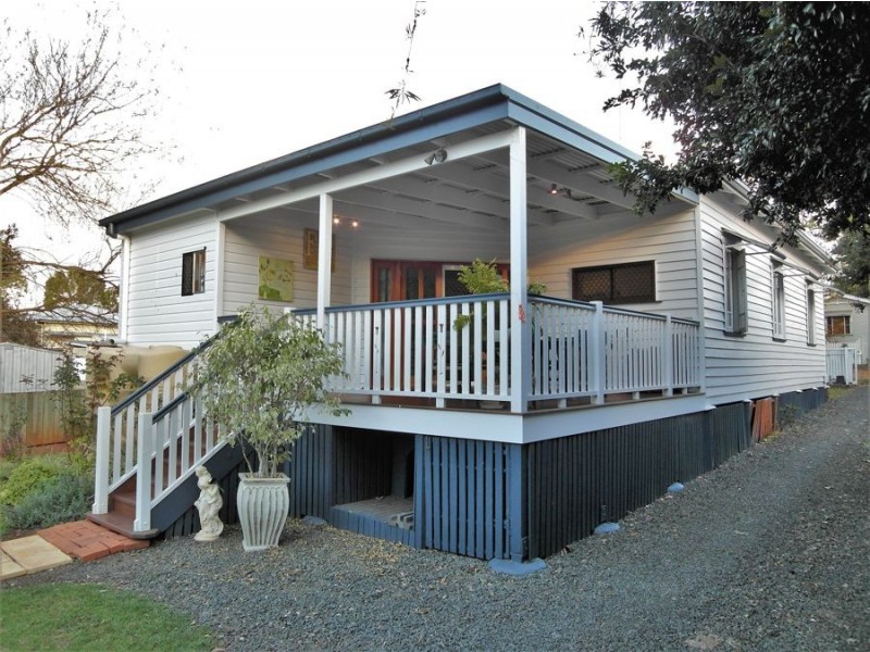 1 Leonard Street, East Toowoomba QLD 4350