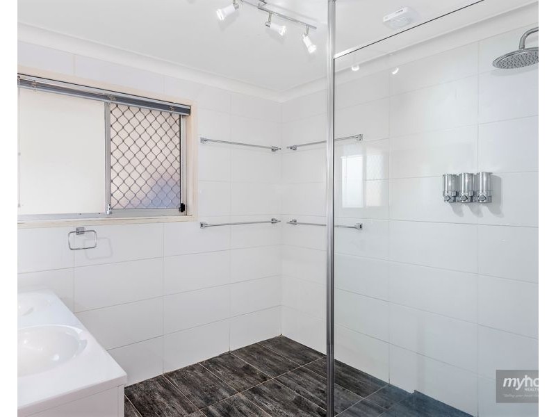 10 Elliott Street, Kearneys Spring QLD 4350