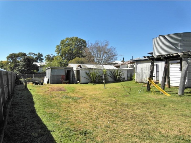 183 Jellicoe Street, Newtown QLD 4350