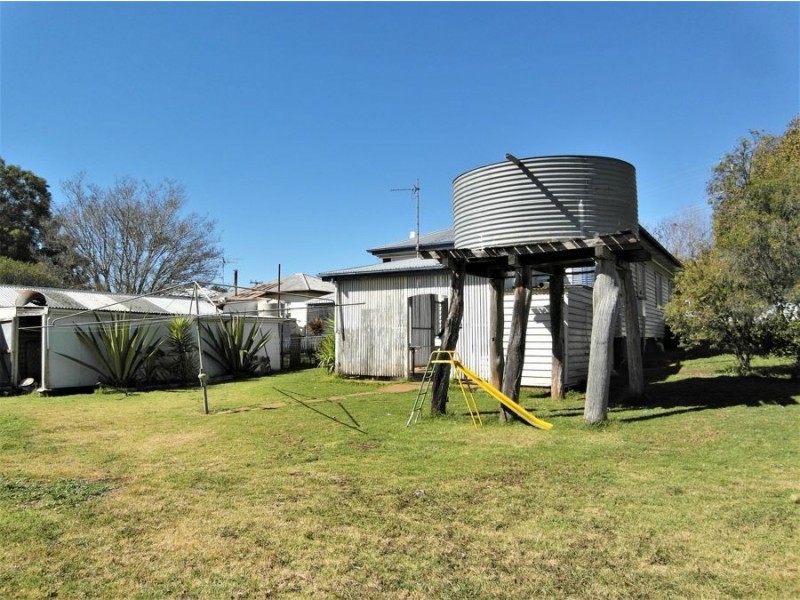 183 Jellicoe Street, Newtown QLD 4350