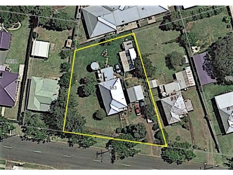 183 Jellicoe Street, Newtown QLD 4350