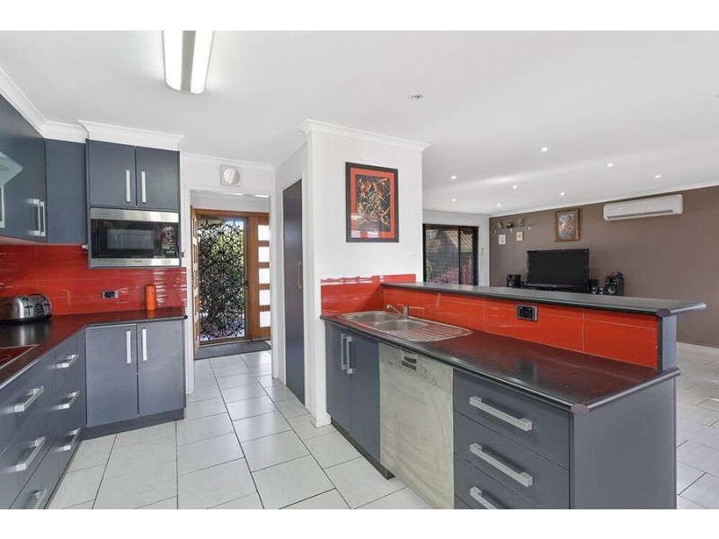 1 Bader Court, Wilsonton QLD 4350