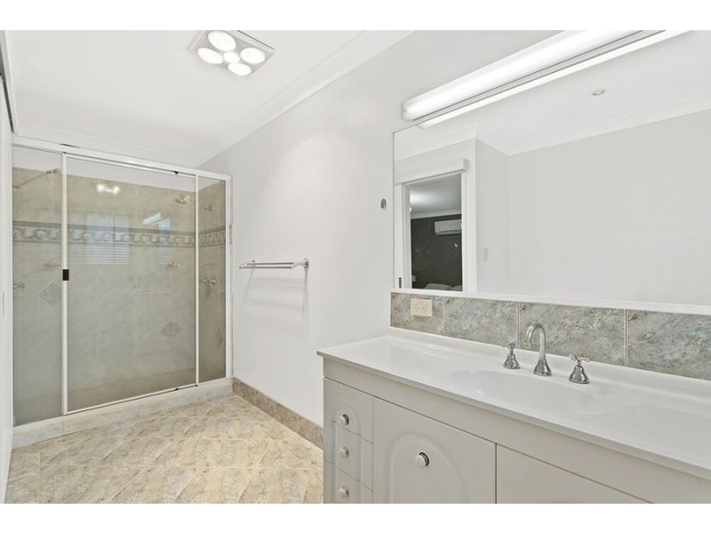 1 Bader Court, Wilsonton QLD 4350