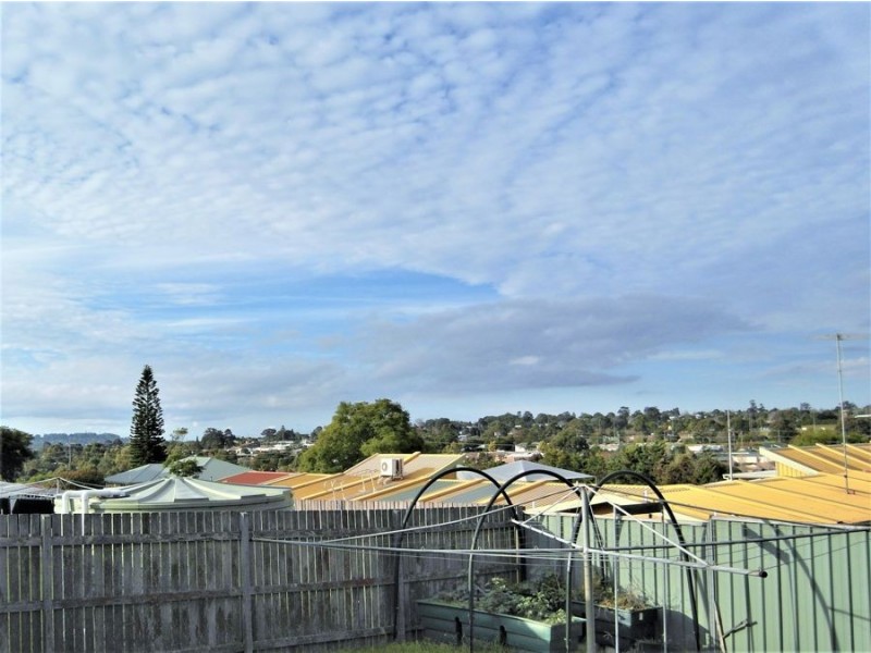 10 Elliott Street, Kearneys Spring QLD 4350