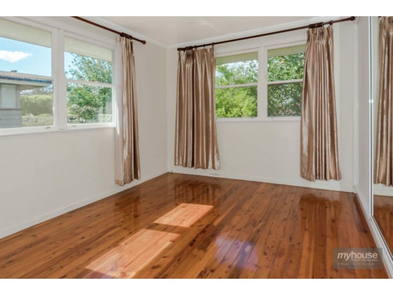 40 Wentworth Street, Centenary Heights QLD 4350