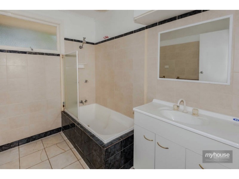 40 Wentworth Street, Centenary Heights QLD 4350