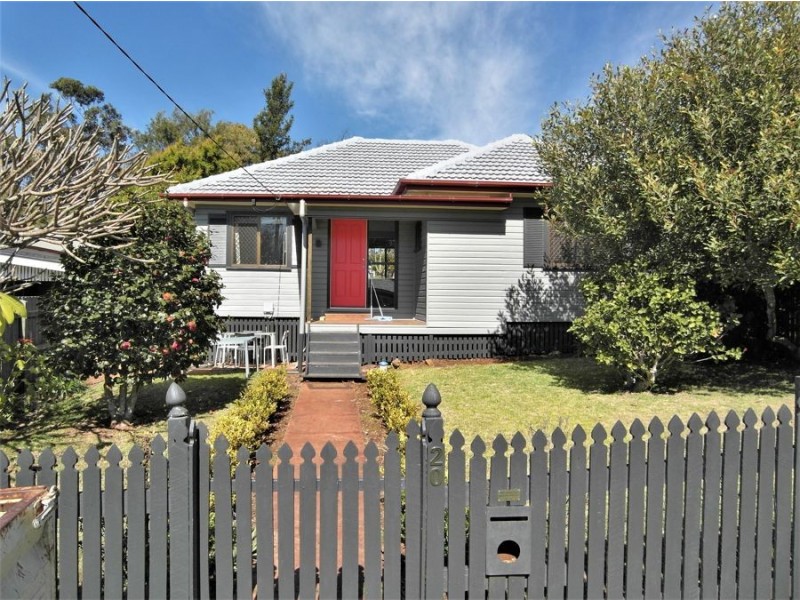 20 Norah Street, Centenary Heights QLD 4350