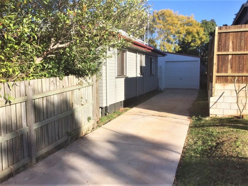 20 Norah Street, Centenary Heights QLD 4350