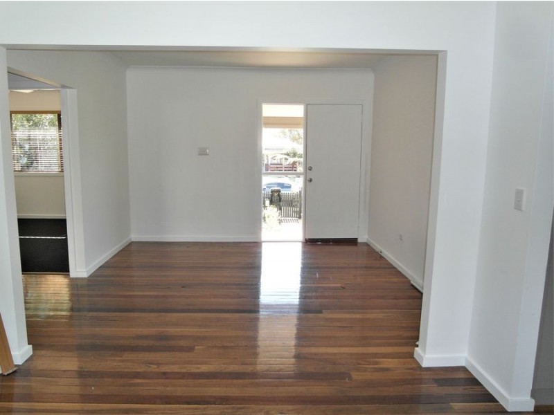 20 Norah Street, Centenary Heights QLD 4350