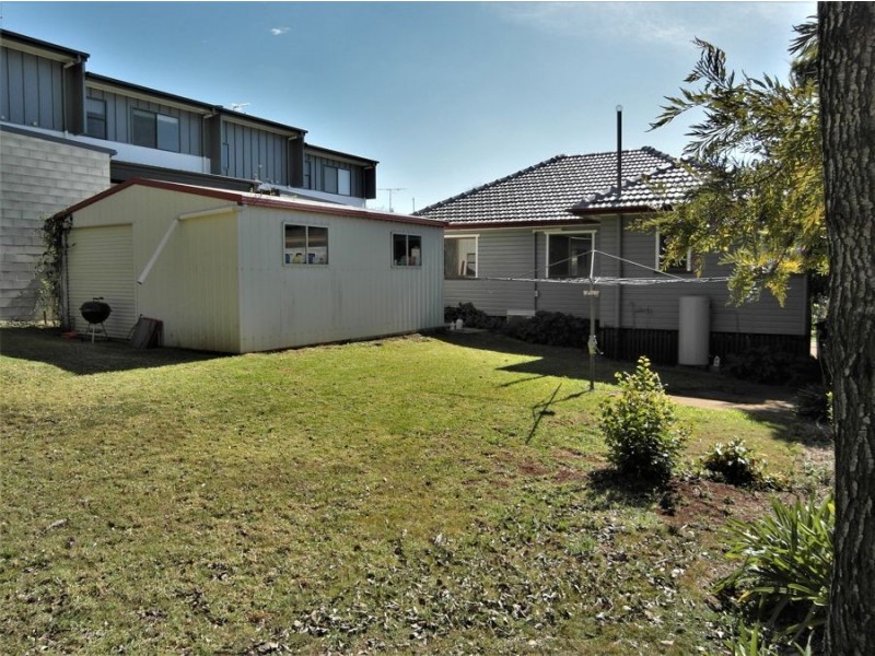 20 Norah Street, Centenary Heights QLD 4350