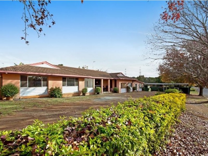 1 Baird Street, Kearneys Spring QLD 4350