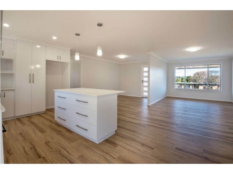 71 Debra Street, Centenary Heights QLD 4350