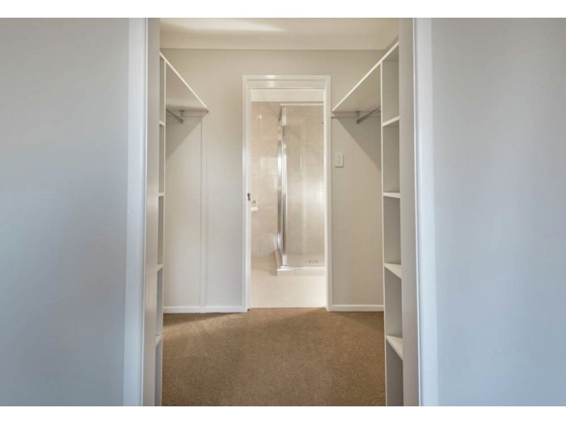 71 Debra Street, Centenary Heights QLD 4350