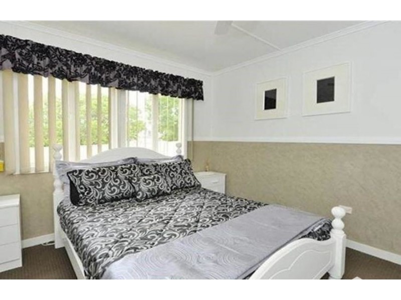 11 Hanlon Street, Newtown QLD 4350