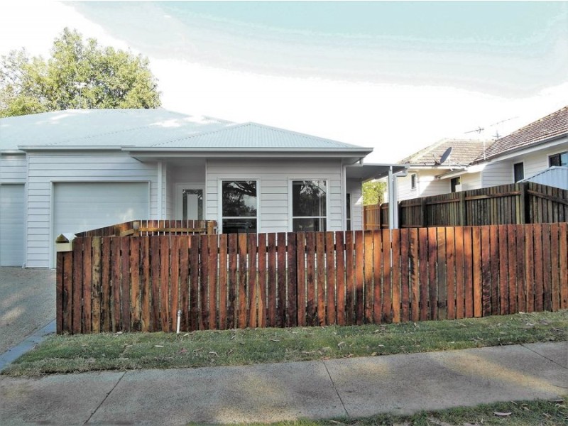 2/124C Holberton Street, Newtown QLD 4350