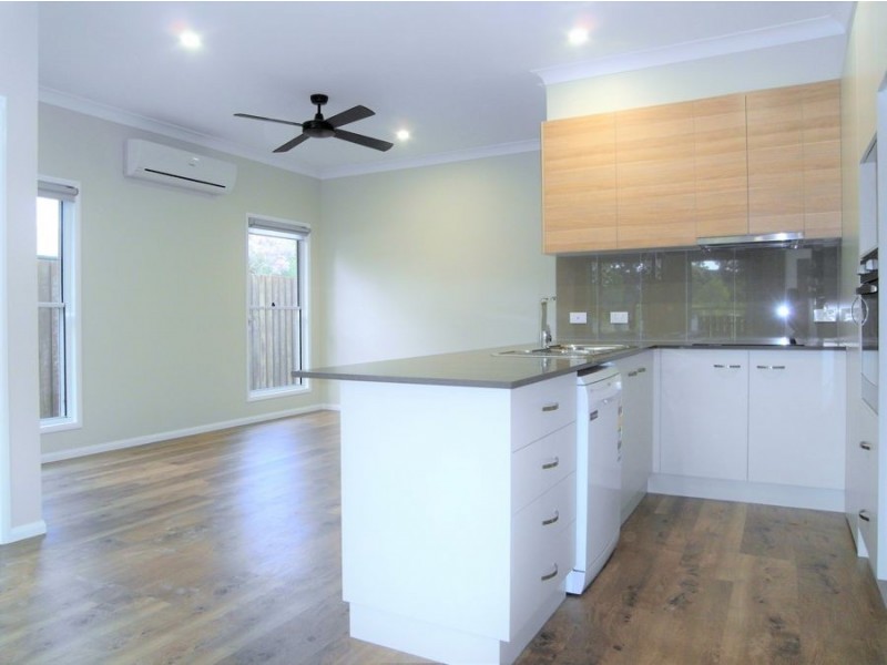 2/124C Holberton Street, Newtown QLD 4350