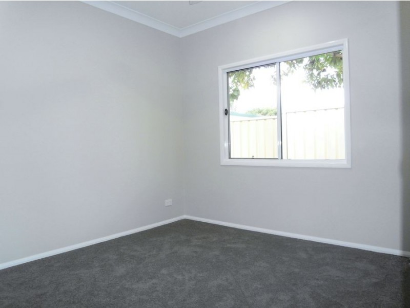 2/124C Holberton Street, Newtown QLD 4350