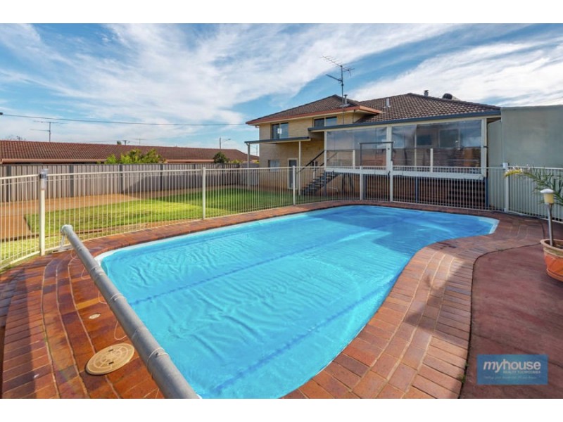 10 Erin Street, Wilsonton QLD 4350