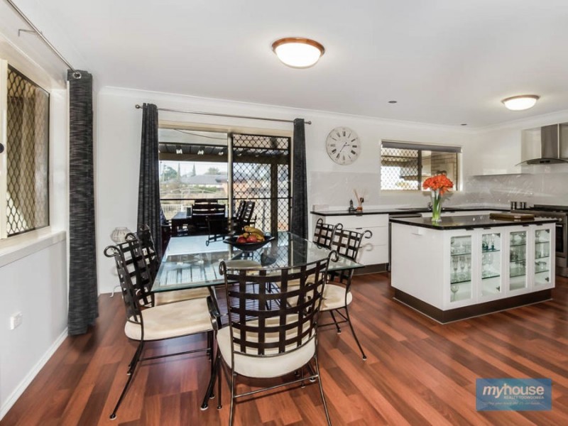 10 Erin Street, Wilsonton QLD 4350