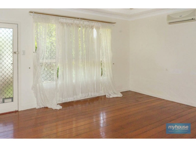 11 McCook Street, South Toowoomba QLD 4350