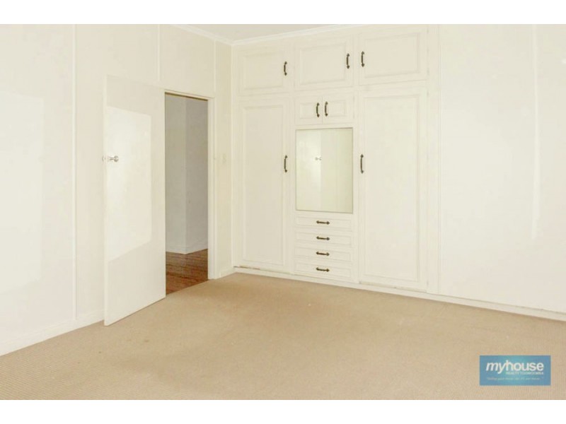 11 McCook Street, South Toowoomba QLD 4350