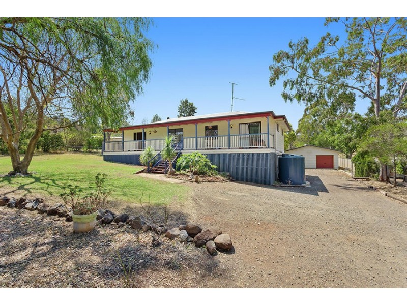 6 Hillview Crescent, Gowrie Junction QLD 4352