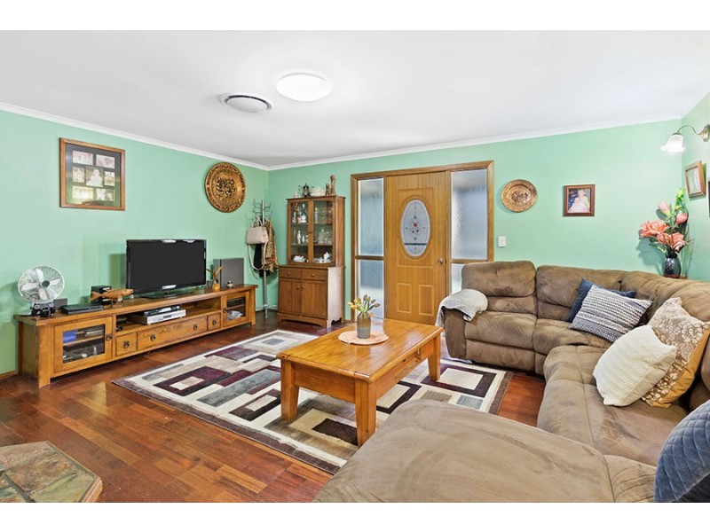 6 Hillview Crescent, Gowrie Junction QLD 4352