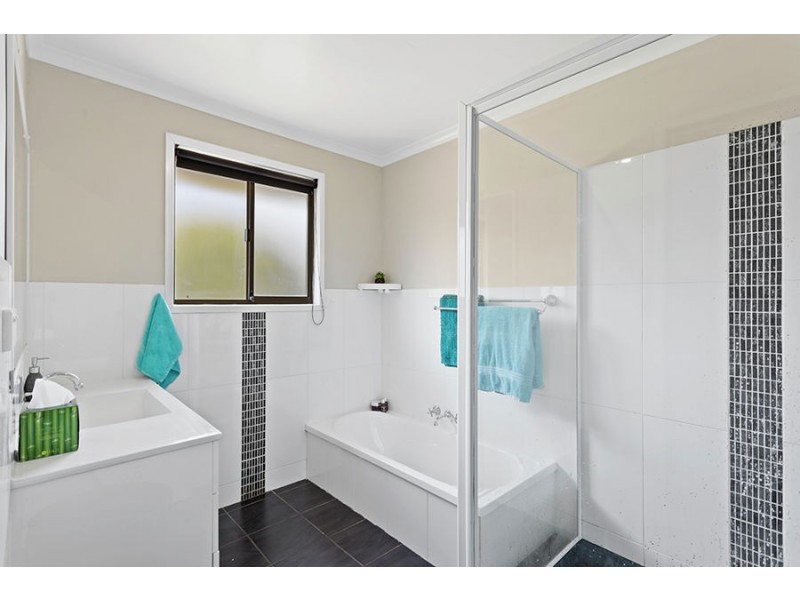 6 Hillview Crescent, Gowrie Junction QLD 4352