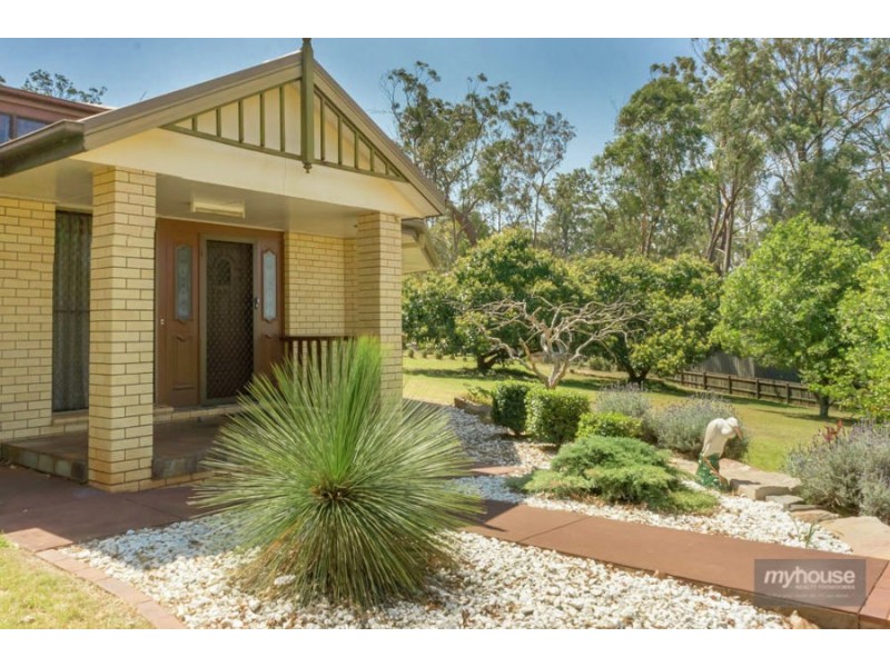 17 Niddrie Drive, Middle Ridge QLD 4350