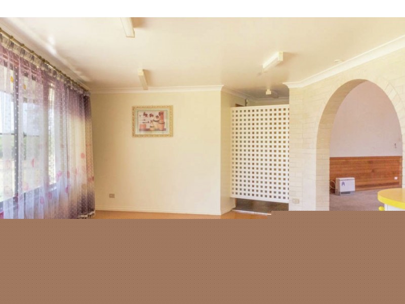 17 Niddrie Drive, Middle Ridge QLD 4350