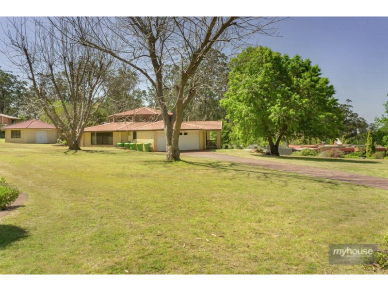17 Niddrie Drive, Middle Ridge QLD 4350