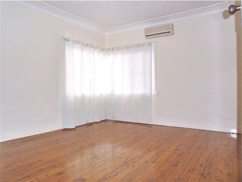 7 Cay Street, Newtown QLD 4350